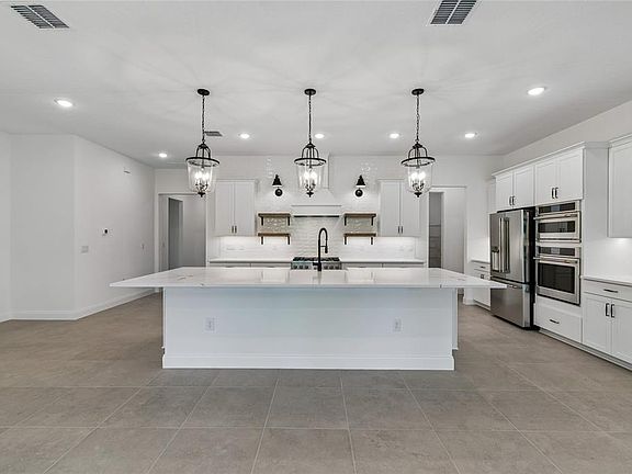 3rd image of 12547 GOLD HONEYSUCKLE STREET