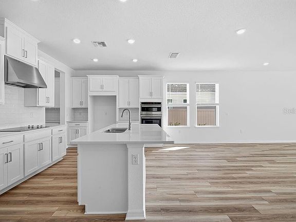 4th image of 2245 Cypress Creek St