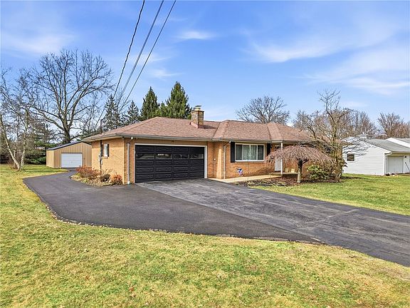 3rd image of 256 Donald Rd