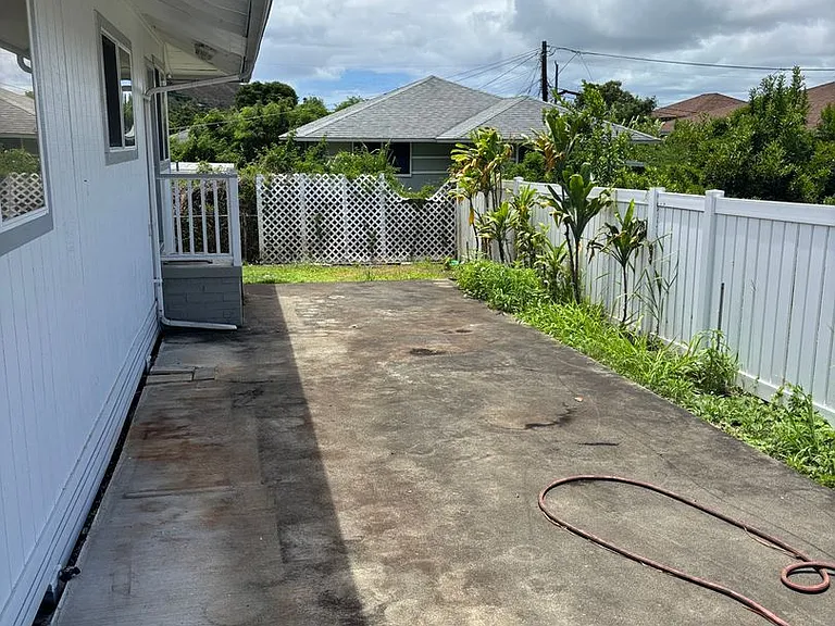 317 Kapulei St — Photo 16