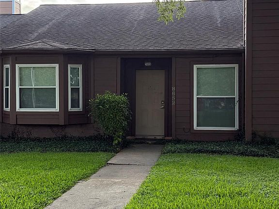 2nd image of 8652 Maplecrest Dr