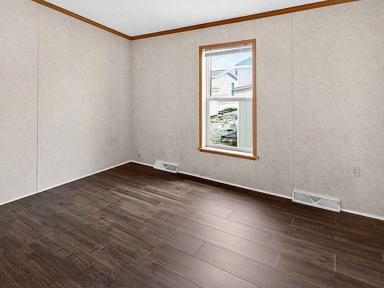 15 W Redwood Ave — Photo 35