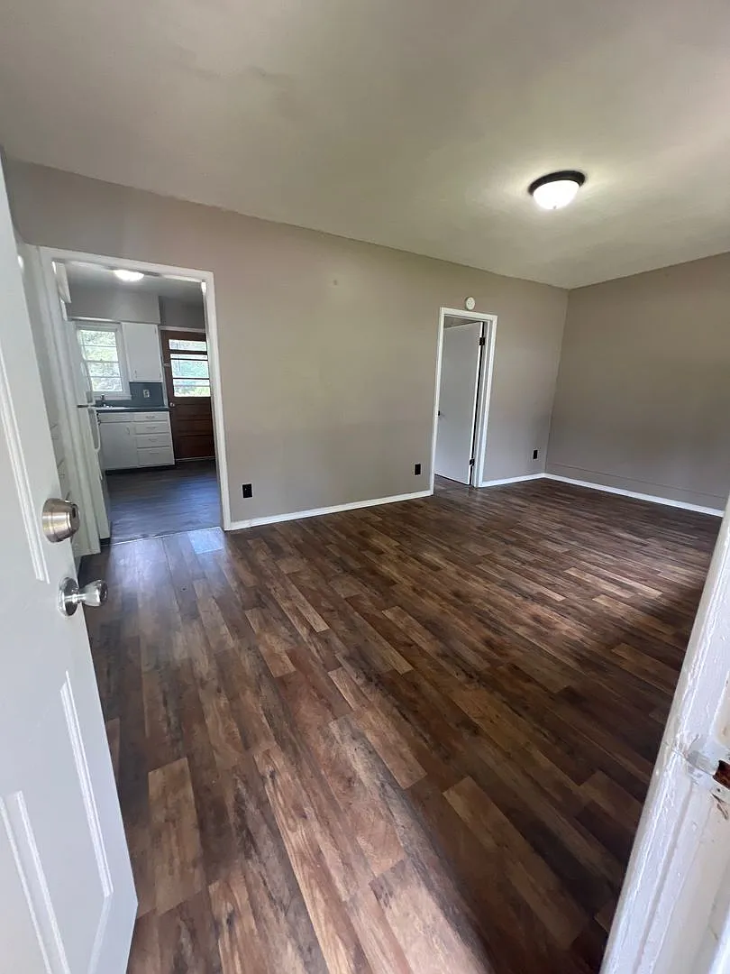 809 Shadow Rock Dr — Photo 3
