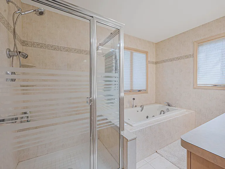 6 Bay Dr — Photo 17