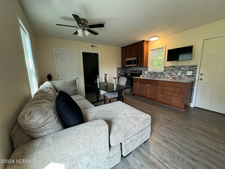 2859 Little Kelly Rd — Photo 2
