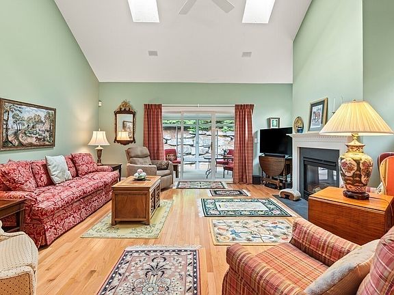 5th image of 148 Fireside Ln #148