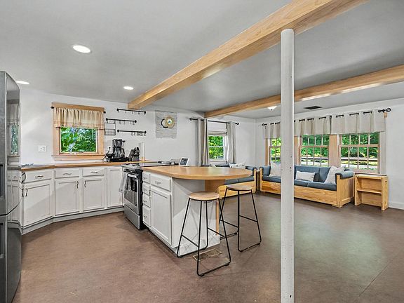 5th image of 164 Bennington Road