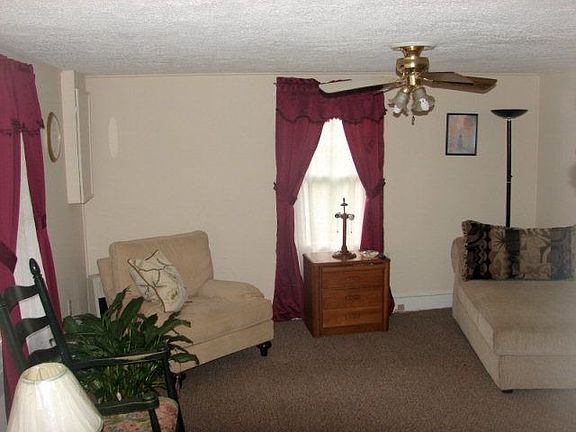 2nd image of 407 Beech Grove Ln