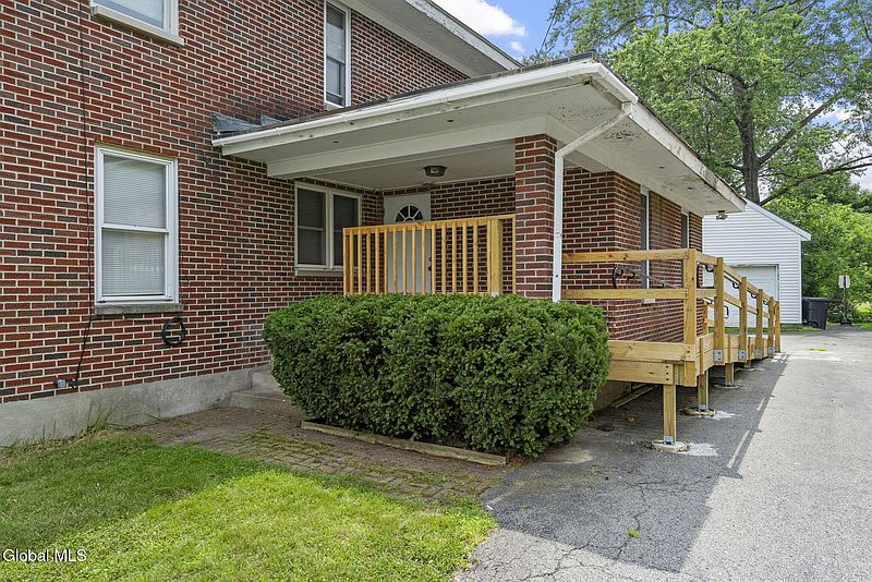 2nd image of 4 Nicholas Street