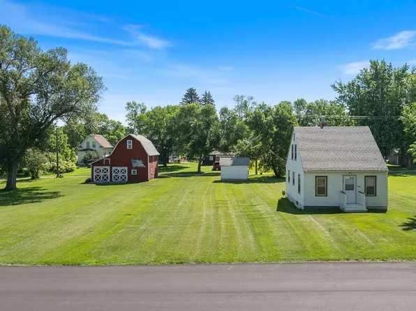109 S Brook St, Hendricks, MN 56136