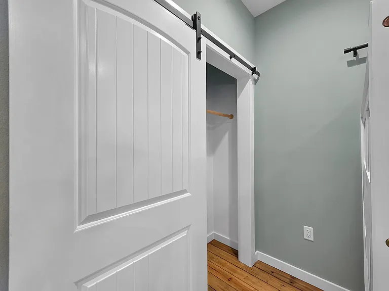 1032 Sunset Cir W — Photo 41
