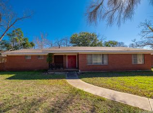 200 Gardenview, Castle Hills, TX 78213