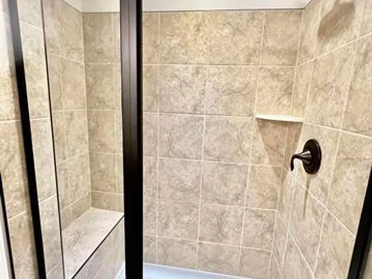 2209 Swallowtail Ln — Photo 4