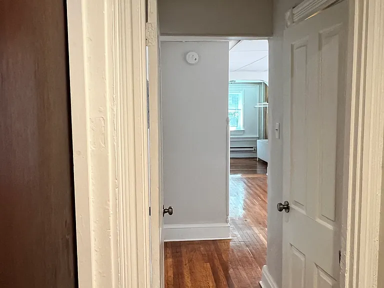 1411 E King St #6 — Photo 19