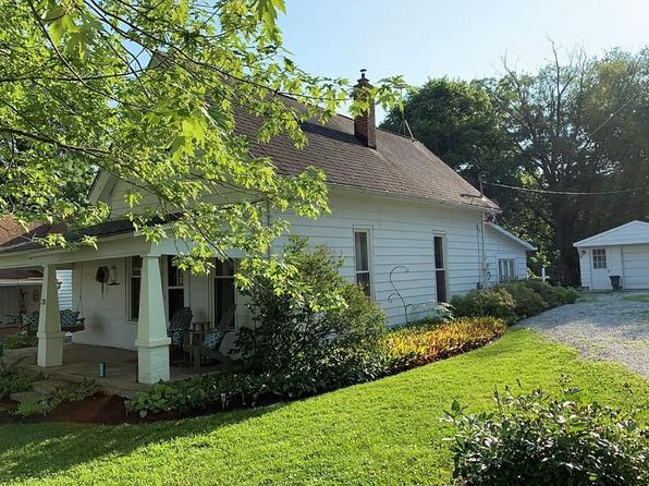 230 S High St, Jamestown, IN 46147