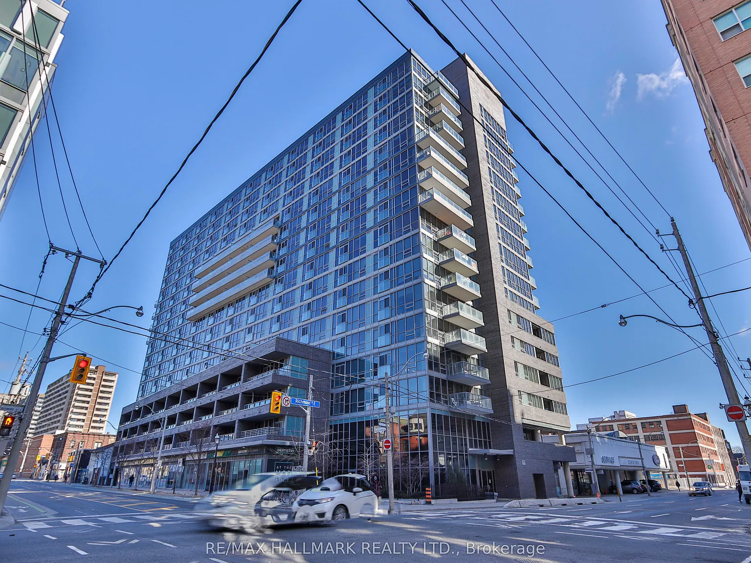 1 bed, $2,135 — Photo 2