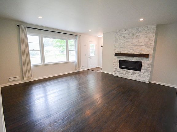 2nd image of 501 33rd St SW