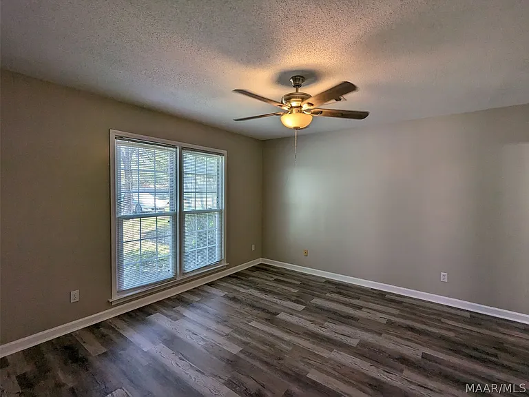 5908 Carmel Dr — Photo 11