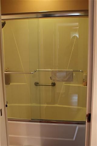 Hollywood Style Bath-Shower