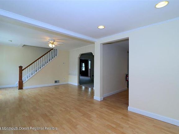 5th image of 100 Lonny Ct
