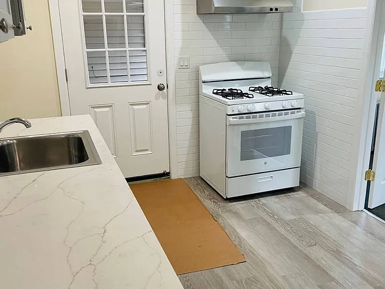 30 Grove St — Photo 2