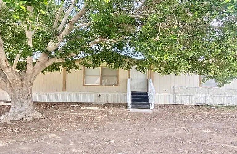 712 S Vaughn Ave #3R — Photo 1
