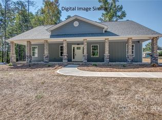 102 Yellow Jacket Ln, Bessemer City, NC 28016