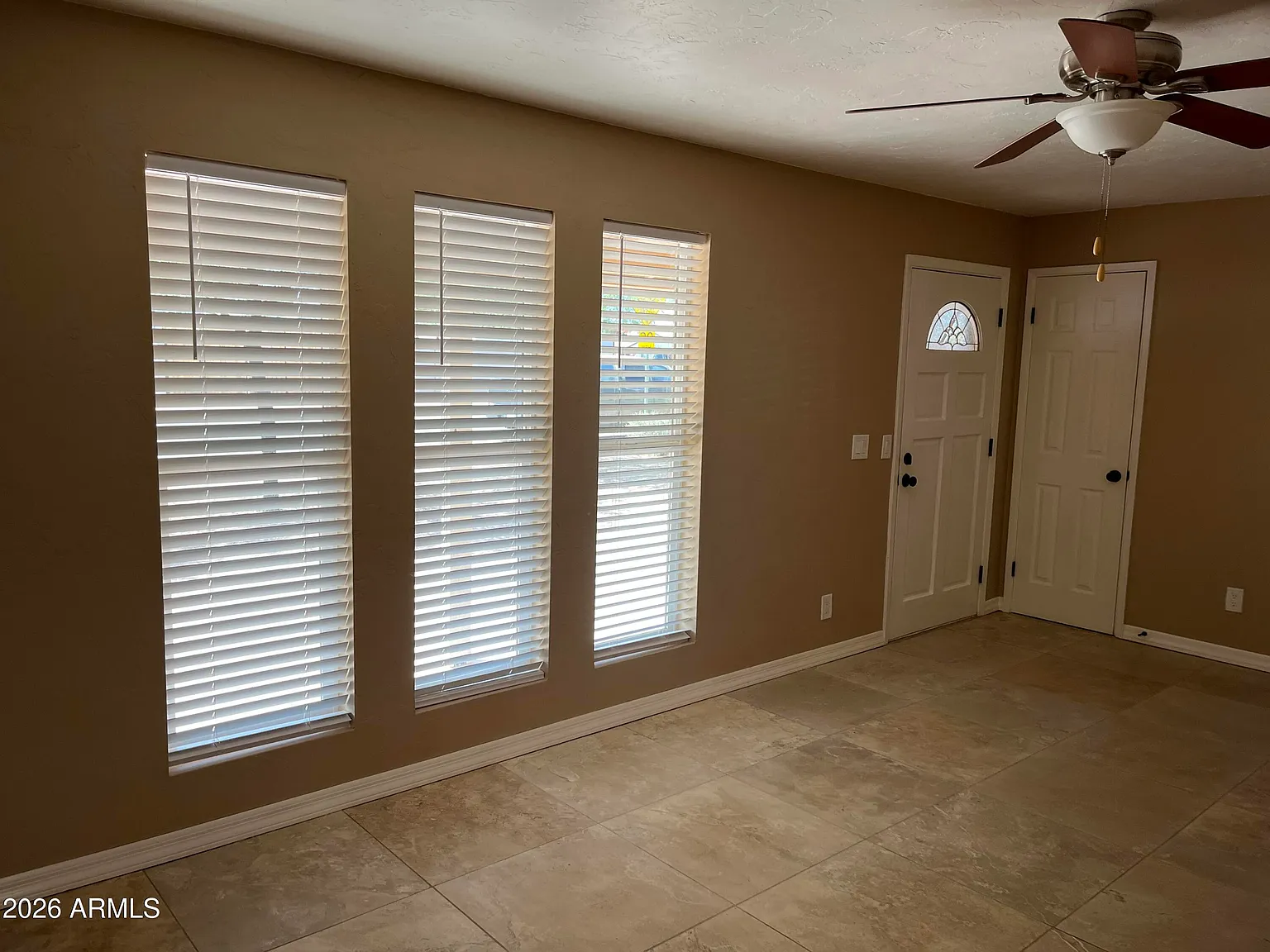 3 bed, 2.0 bath, 1256 sqft, $1,895 — Photo 2