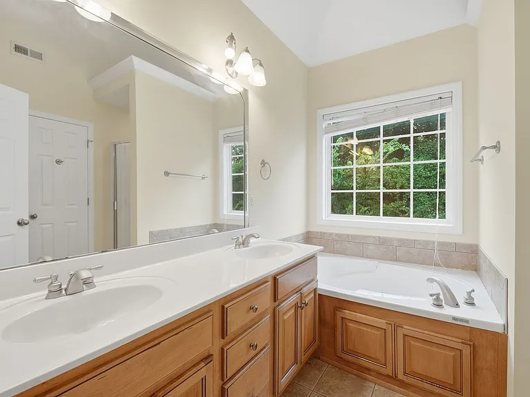 7100 Blossom Cir — Photo 9