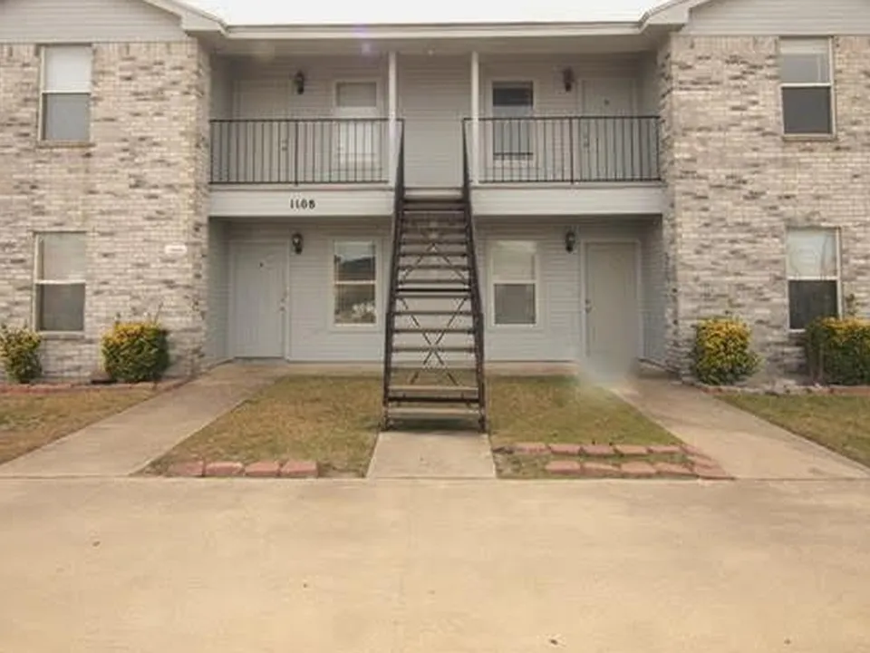 1108 Circle M Dr #D