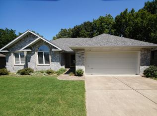 4738 S Elizabeth Ave, Springfield, MO 65810