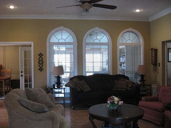 2nd image of 3514 Woodridge Dr