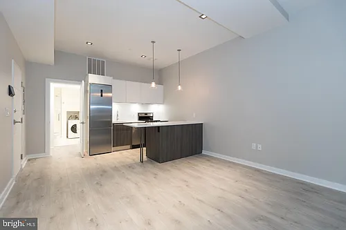 1602 Sansom St #2 Photo 1