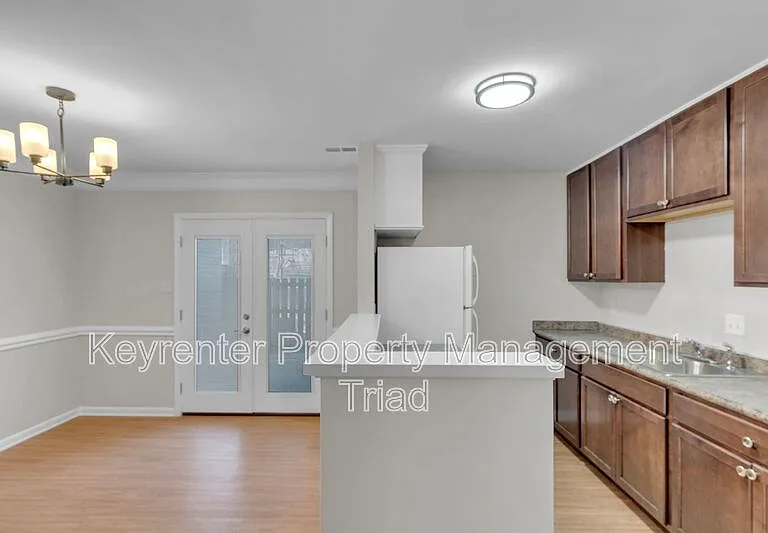 5715 E Bramblegate Rd — Photo 4