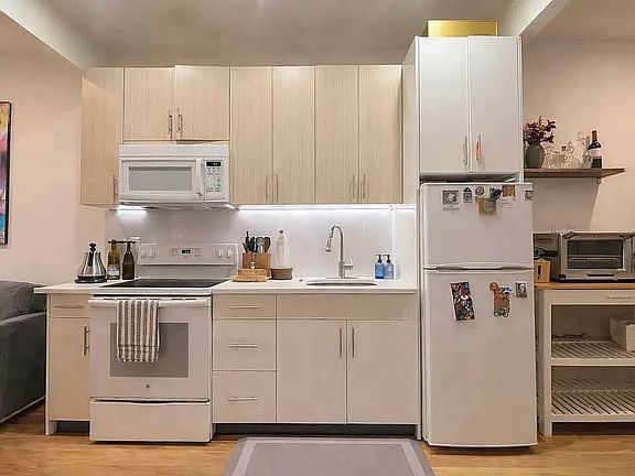 2nd image of 818 Lexington Ave #3E