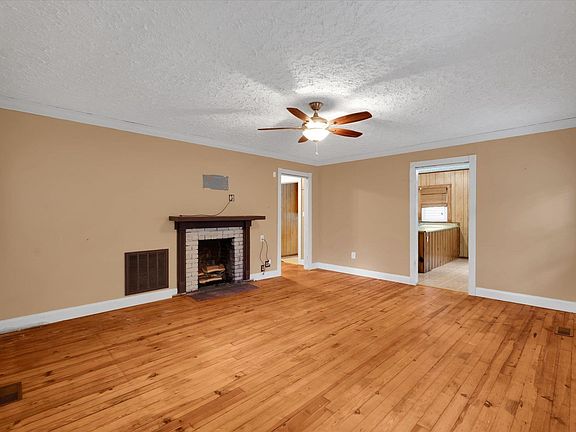 2nd image of 228 Perry Ave