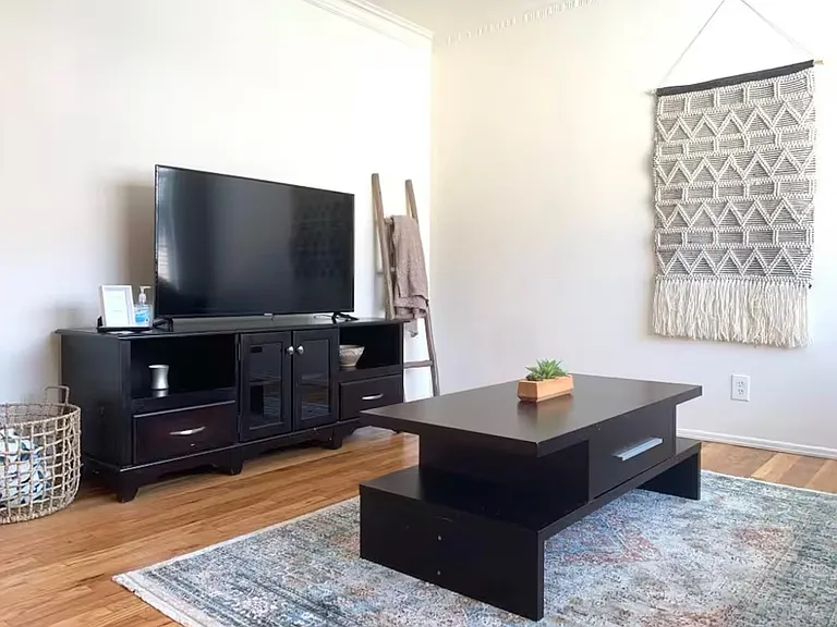 402 N Palm Dr #7 — Photo 11