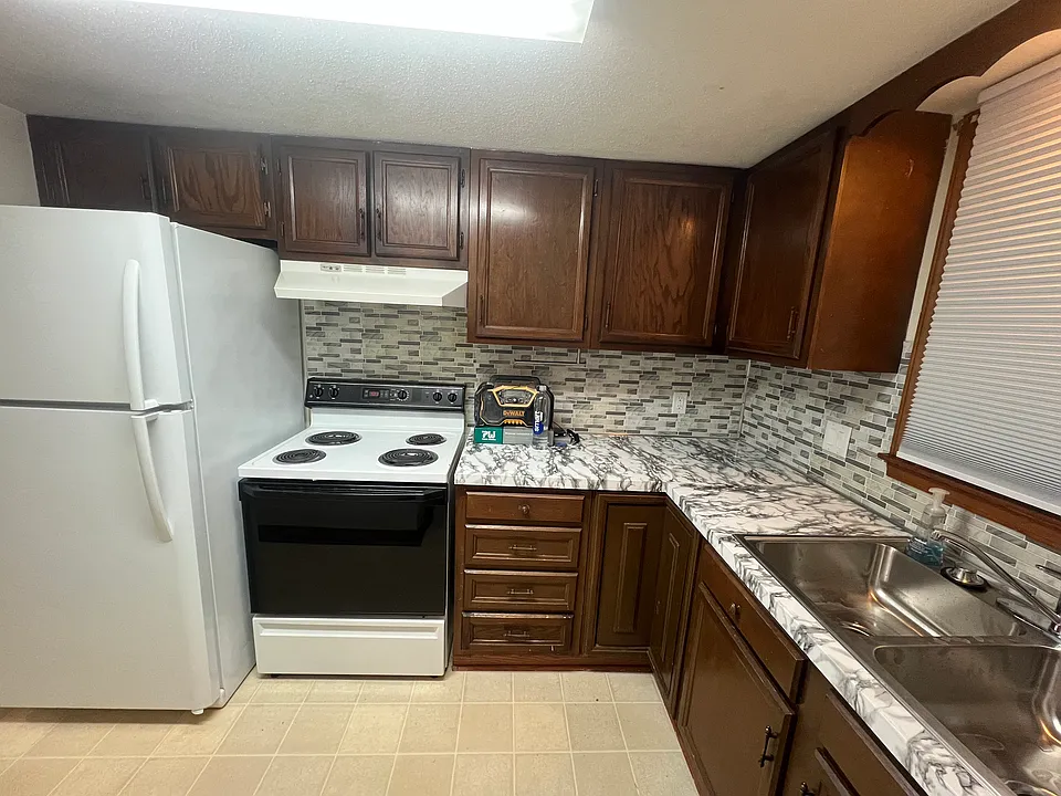203 E Trevitt St #1