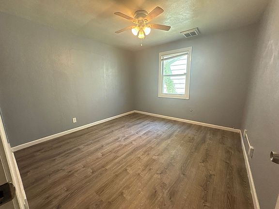 4th image of 8600 Stella Ave