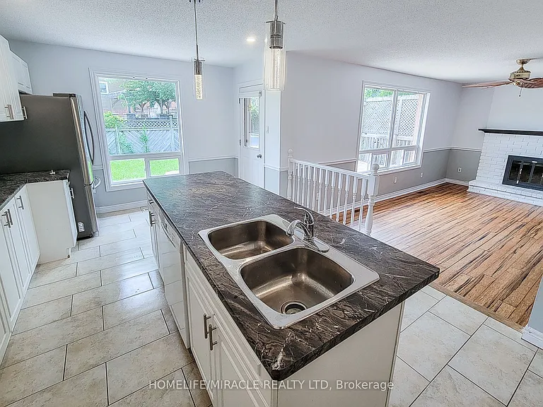 4559 Street Volodymyr Cres — Photo 16