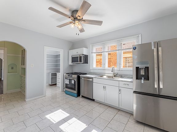 4th image of 7944 S Wolcott Ave #2