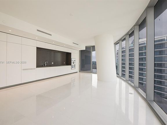 2nd image of 300 Biscayne Boulevard Way Unit 4708W