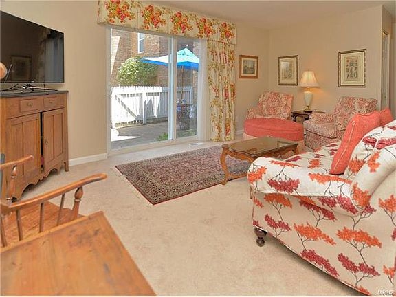 3rd image of 418 Colony Woods Dr #418