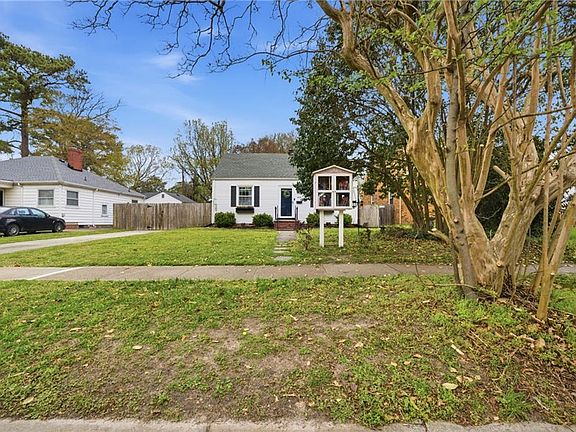 3rd image of 410 N Shore Rd