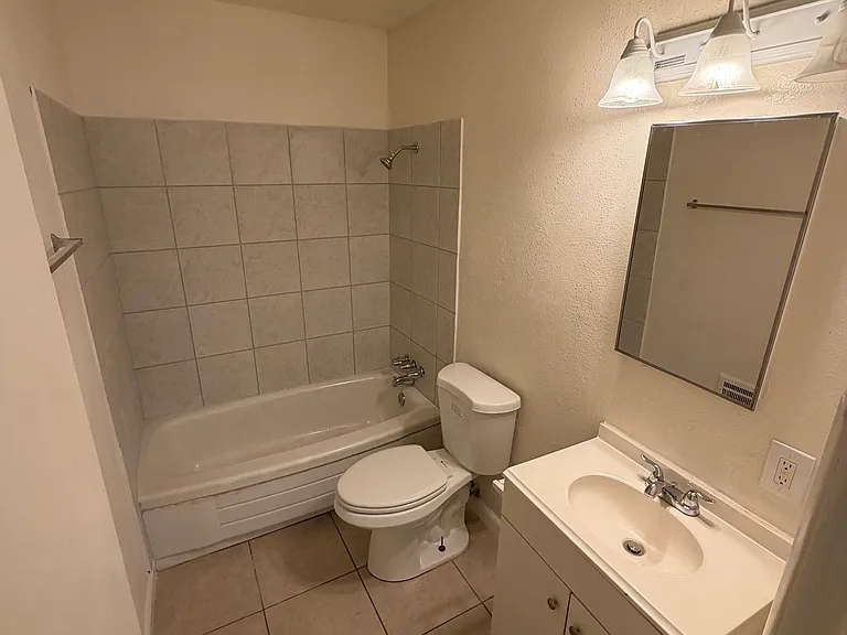 734 N Bond St #5 — Photo 9