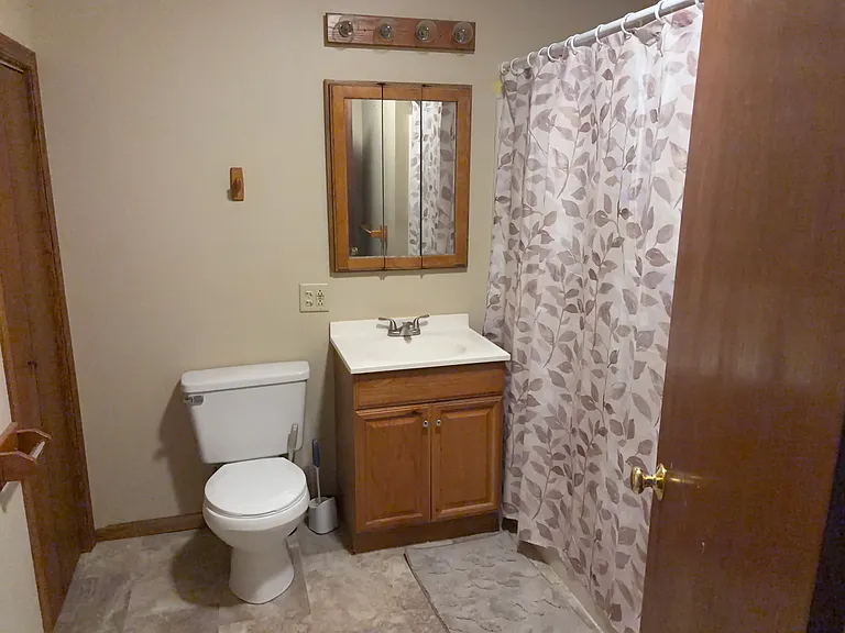 919 S Pine St — Photo 6