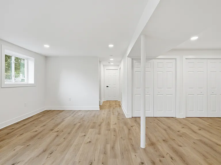 202 Leslie Ct #202 — Photo 34