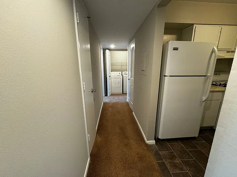 Coventry Court West Apartments — Photo 104