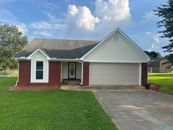 162 Saint Clair Dr, New Market, AL 35761