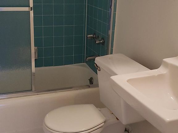 5th image of 24 Brooks Ave APT 1